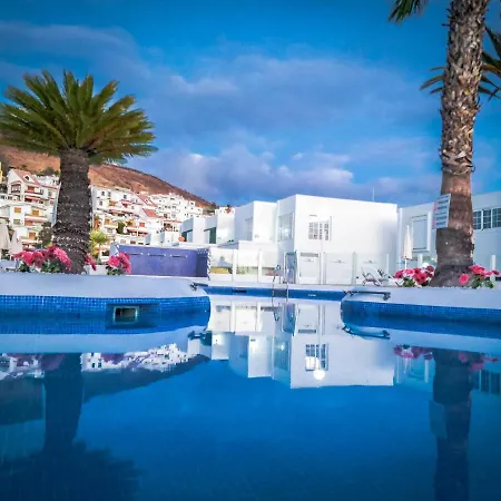 Renovated Flat With Balcony Near Las Vistas Beach * פלאייה דה לאס אמריקס